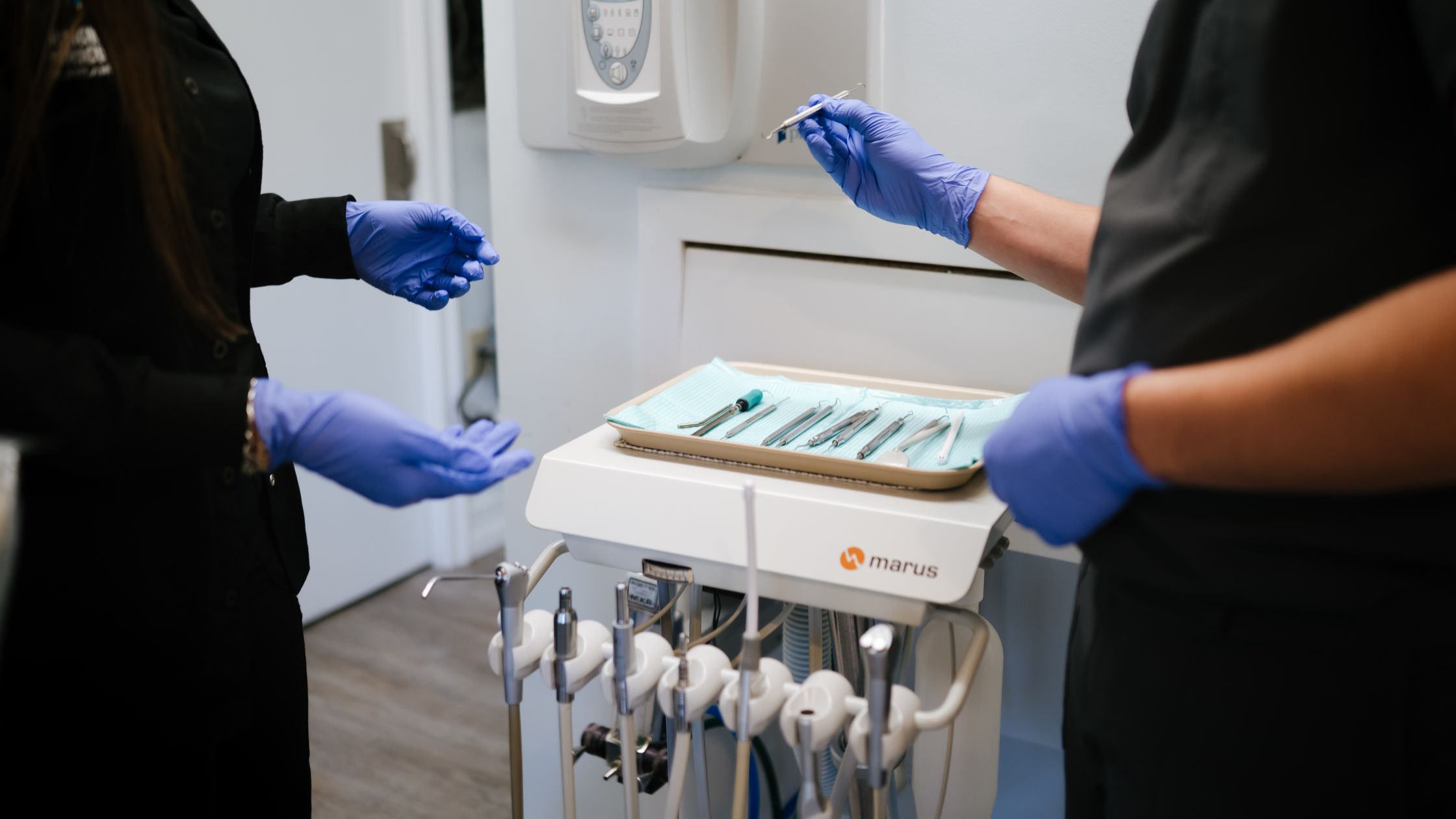 Visiting a Periodontist Near You for Deep Cleaning? Here's What You Can Expect